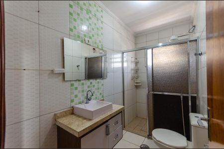 Casa para alugar com 180m², 3 quartos e 1 vaga Casa para alugar com 180m², 3 quartos e 1 vagaSuíte - Banheiro