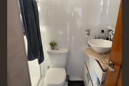 Casa de condomínio à venda com 160m², 3 quartos e 2 vagas