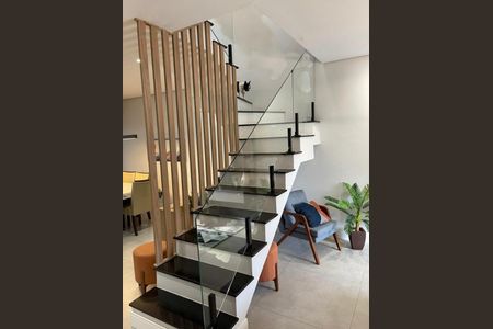 Casa de condomínio à venda com 160m², 3 quartos e 2 vagas