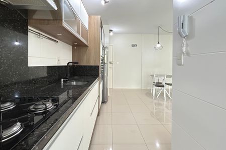 Apartamento para alugar com 76m², 2 quartos e 1 vagaCozinha 