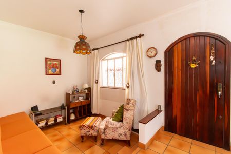 Casa à venda com 216m², 6 quartos e 3 vagasSala