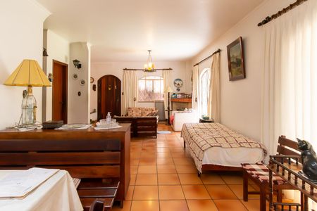 Casa à venda com 216m², 6 quartos e 3 vagasSala