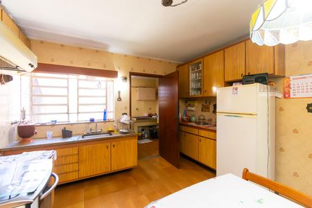 Casa à venda com 216m², 6 quartos e 3 vagasCozinha