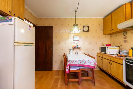 Casa à venda com 216m², 6 quartos e 3 vagasCozinha