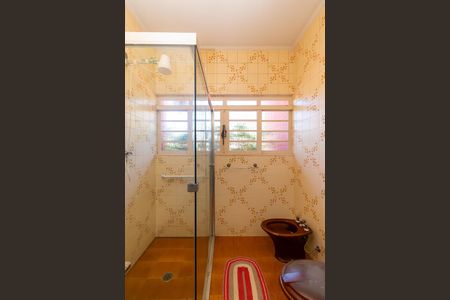 Casa à venda com 216m², 6 quartos e 3 vagasBanheiro 2