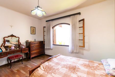 Casa à venda com 216m², 6 quartos e 3 vagasSuíte