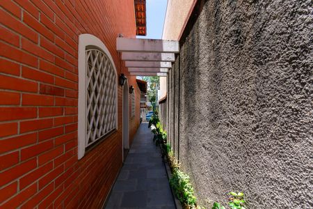 Casa à venda com 216m², 6 quartos e 3 vagasCorredor Externo