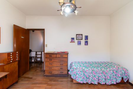 Casa à venda com 216m², 6 quartos e 3 vagasQuarto 2