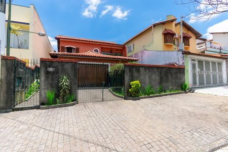 Casa à venda com 216m², 6 quartos e 3 vagasFachada
