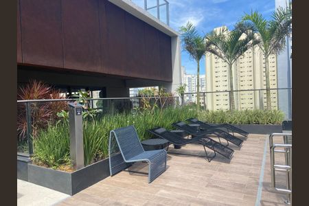 Studio para alugar com 28m², 1 quarto e sem vaga Studio para alugar com 28m², 1 quarto e sem vagaÁrea comum - Piscina