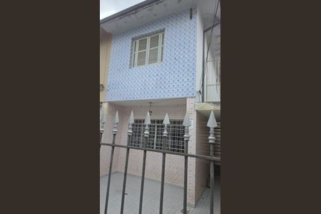 Casa à venda com 120m², 2 quartos e 1 vaga Casa à venda com 120m², 2 quartos e 1 vagaFachada