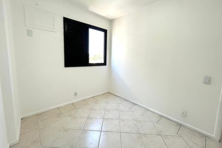 Quarto 1 de apartamento para alugar com 2 quartos, 65m² em Itacorubi, Florianópolis