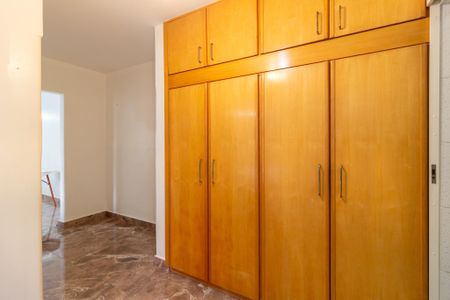 Apartamento para alugar com 73m², 2 quartos e 1 vagaArmarios