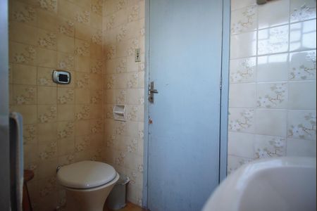 Casa à venda com 423m², 2 quartos e 3 vagasBanheiro Corredor