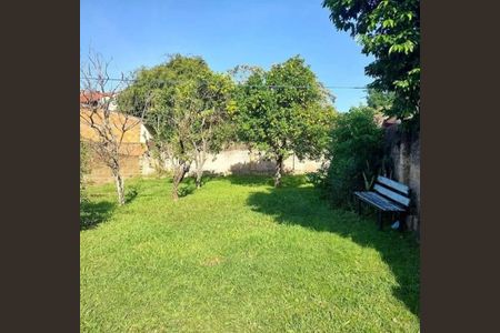 Casa à venda com 423m², 2 quartos e 3 vagas Casa à venda com 423m², 2 quartos e 3 vagasQuintal