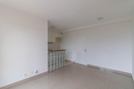 Sala de apartamento para alugar com 3 quartos, 66m² em Vila Rosalia, Guarulhos