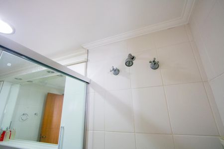 Apartamento à venda com 144m², 3 quartos e 4 vagasBanheiro do quarto 1