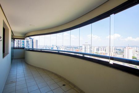 Apartamento à venda com 144m², 3 quartos e 4 vagasVaranda da sala
