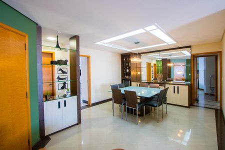 Apartamento à venda com 144m², 3 quartos e 4 vagasSala