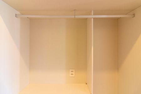 Apartamento à venda com 61m², 1 quarto e 2 vagas Apartamento à venda com 61m², 1 quarto e 2 vagasCloset da suíte