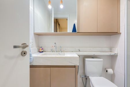 Apartamento para alugar com 67m², 2 quartos e 2 vagasBanheiro da Suíte