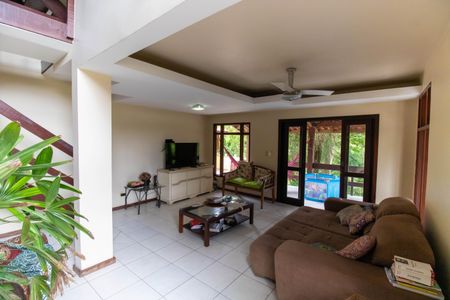 Sala de casa de condomínio à venda com 3 quartos, 186m² em Itaipu, Niterói