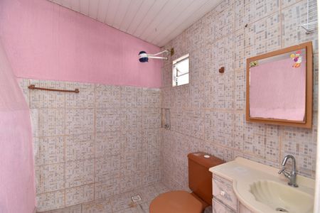 Casa para alugar com 100m², 2 quartos e 3 vagasBanheiro externo