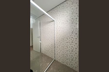 Banheiro de kitnet/studio para alugar com 1 quarto, 36m² em Vila Carolina, São Paulo