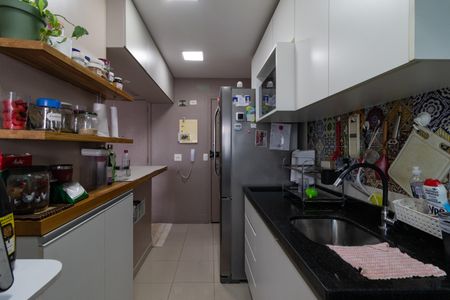Apartamento à venda com 84m², 3 quartos e 2 vagas Apartamento à venda com 84m², 3 quartos e 2 vagasCozinha