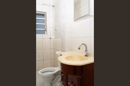 Banheiro social de casa para alugar com 2 quartos, 125m² em Jardim Iva, São Paulo