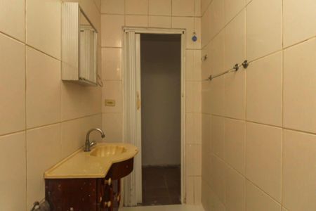 Banheiro social de casa para alugar com 1 quarto, 125m² em Jardim Iva, São Paulo