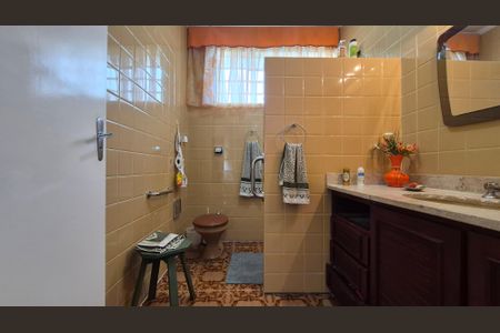 Casa para alugar com 221m², 3 quartos e 6 vagasBanheiro da suíte