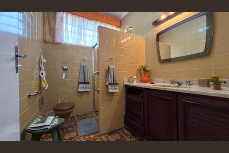 Casa para alugar com 221m², 3 quartos e 6 vagasBanheiro da suíte