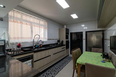 Casa à venda com 126m², 2 quartos e 2 vagasCozinha