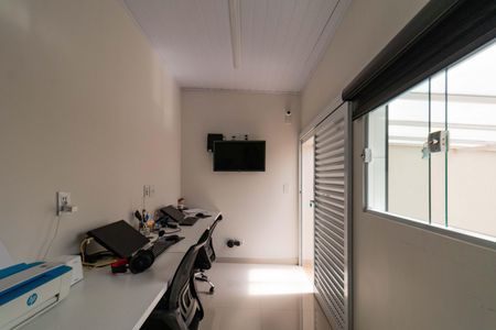 Casa à venda com 126m², 2 quartos e 2 vagasEscritório