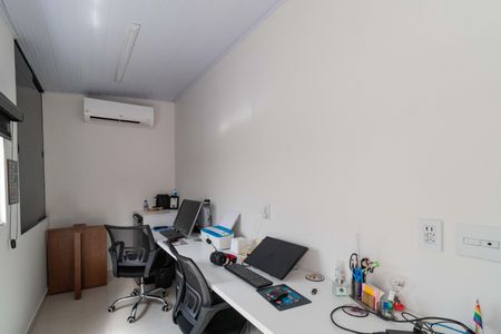 Casa à venda com 126m², 2 quartos e 2 vagasEscritório