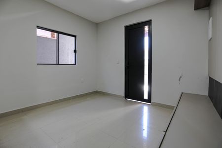 Casa para alugar com 100m², 2 quartos e 2 vagas Casa para alugar com 100m², 2 quartos e 2 vagasSala