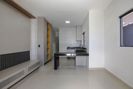 Casa para alugar com 100m², 2 quartos e 2 vagas Casa para alugar com 100m², 2 quartos e 2 vagasSala