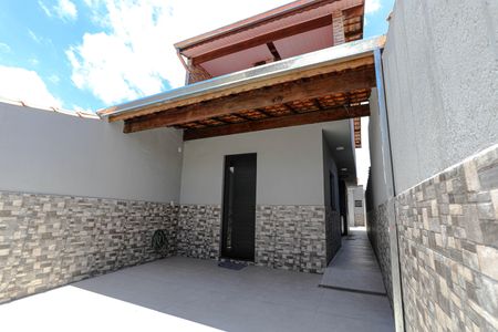 Casa para alugar com 100m², 2 quartos e 2 vagas Casa para alugar com 100m², 2 quartos e 2 vagasGaragem