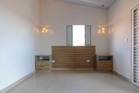 Casa para alugar com 100m², 2 quartos e 2 vagas Casa para alugar com 100m², 2 quartos e 2 vagasSuíte