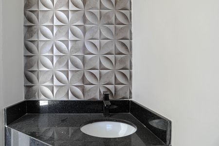 Casa para alugar com 100m², 2 quartos e 2 vagas Casa para alugar com 100m², 2 quartos e 2 vagasBanheiro de Serviço