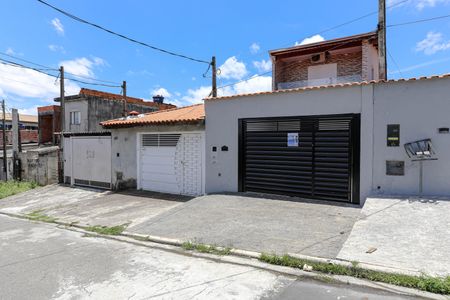 Casa para alugar com 100m², 2 quartos e 2 vagas Casa para alugar com 100m², 2 quartos e 2 vagasFachada