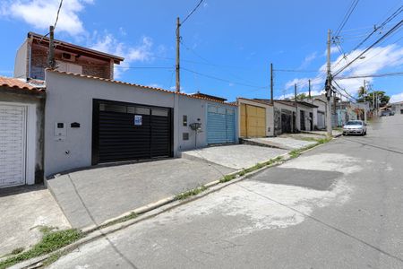 Casa para alugar com 100m², 2 quartos e 2 vagas Casa para alugar com 100m², 2 quartos e 2 vagasFachada