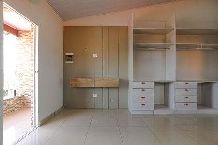 Casa para alugar com 100m², 2 quartos e 2 vagas Casa para alugar com 100m², 2 quartos e 2 vagasSuíte