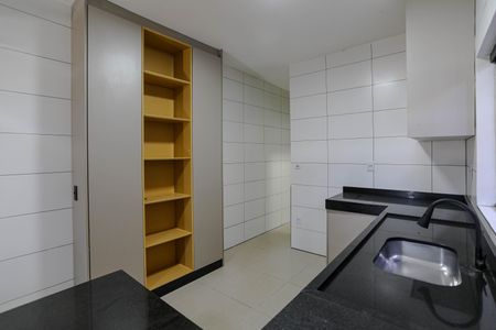 Casa para alugar com 100m², 2 quartos e 2 vagas Casa para alugar com 100m², 2 quartos e 2 vagasCozinha