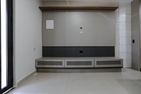 Casa para alugar com 100m², 2 quartos e 2 vagas Casa para alugar com 100m², 2 quartos e 2 vagasSala