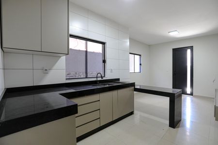 Casa para alugar com 100m², 2 quartos e 2 vagas Casa para alugar com 100m², 2 quartos e 2 vagasCozinha