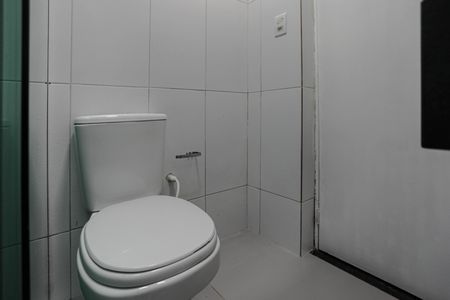 Casa para alugar com 100m², 2 quartos e 2 vagas Casa para alugar com 100m², 2 quartos e 2 vagasBanheiro