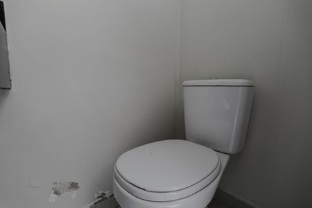 Casa para alugar com 100m², 2 quartos e 2 vagas Casa para alugar com 100m², 2 quartos e 2 vagasBanheiro de Serviço