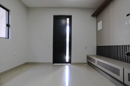 Casa para alugar com 100m², 2 quartos e 2 vagas Casa para alugar com 100m², 2 quartos e 2 vagasSala